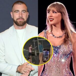 A Tale of Love: Taylor Swift Serenades "Karma Is a Guy on the Chiefs" and Embraces Travis Kelce. q8